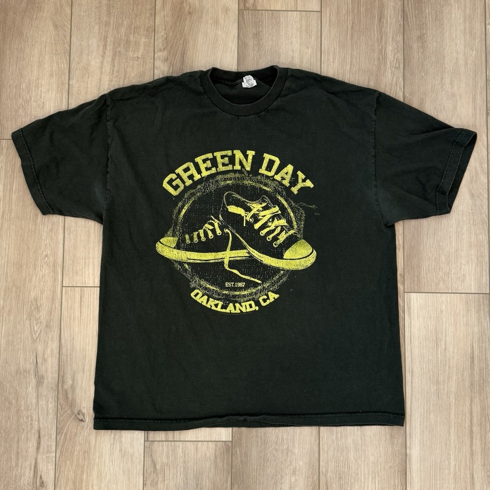 Green Day 2010 Oakland California Concert Green T-Shirt Adult Size XXL Band Tee